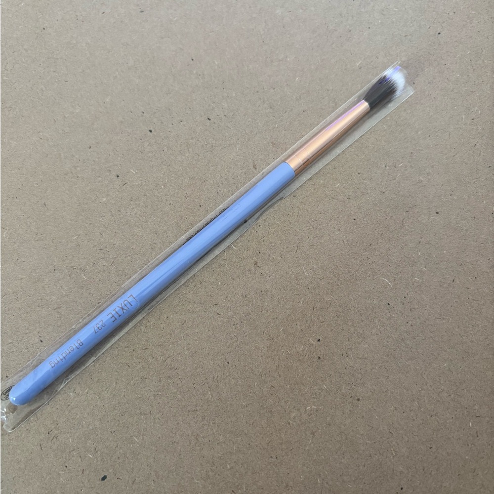 LUXIE 237 Blending Brush